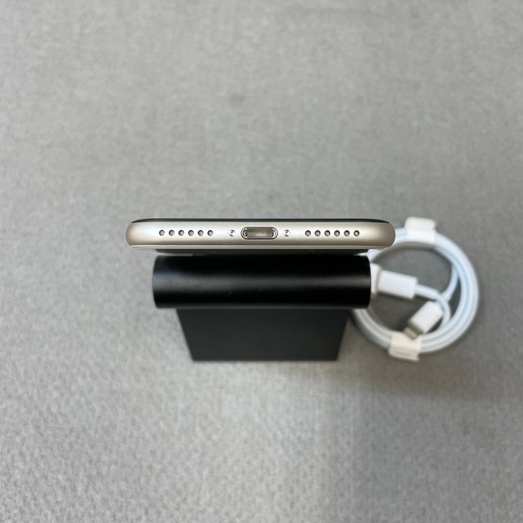 �Хåƥ꡼ 100% iPhone SE3 64GB �������饤�� ������ SIM�ե꡼ ����̵��