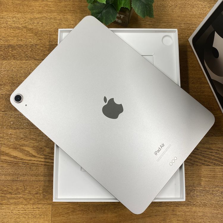 iPad Air(��5����) 64GB �������饤�� Wi-Fi��ǥ� ����̵��