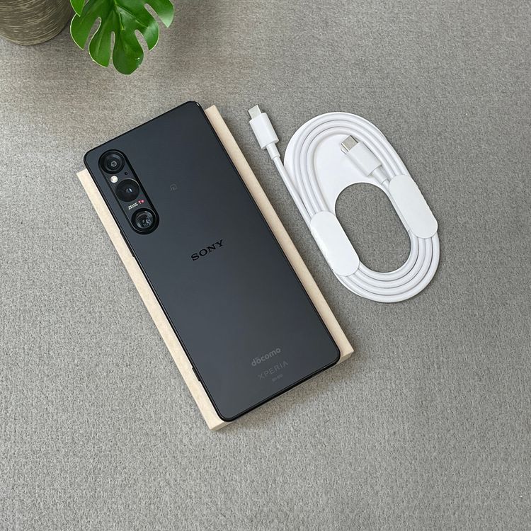 Sony Xperia 1 V SO-51D 256GB �֥�å� ������ SIM�ե꡼����̵��