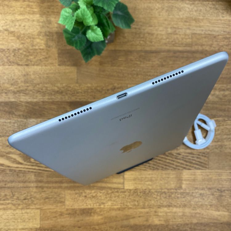 �Хåƥ꡼ 97%  iPad Air 3 ����С�  64GB Wi-Fi��ǥ� ����̵��