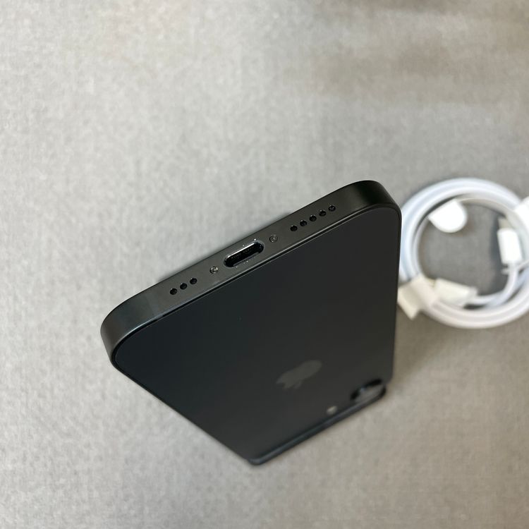�Хåƥ꡼99% iPhone 16e 128GB �֥�å� Apple�� SIM�ե꡼����̵��