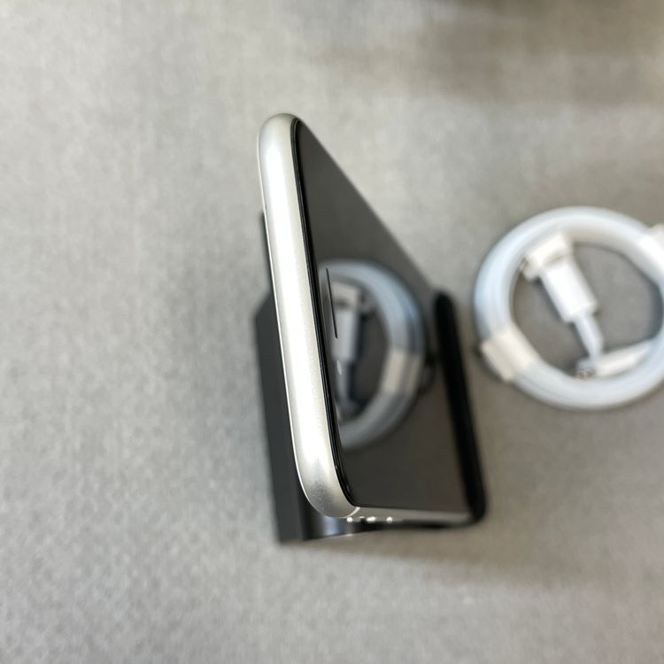 ���� iPhone SE2 64Gb �ۥ磻�� ������ SIM�ե꡼ ����̵�� 33201