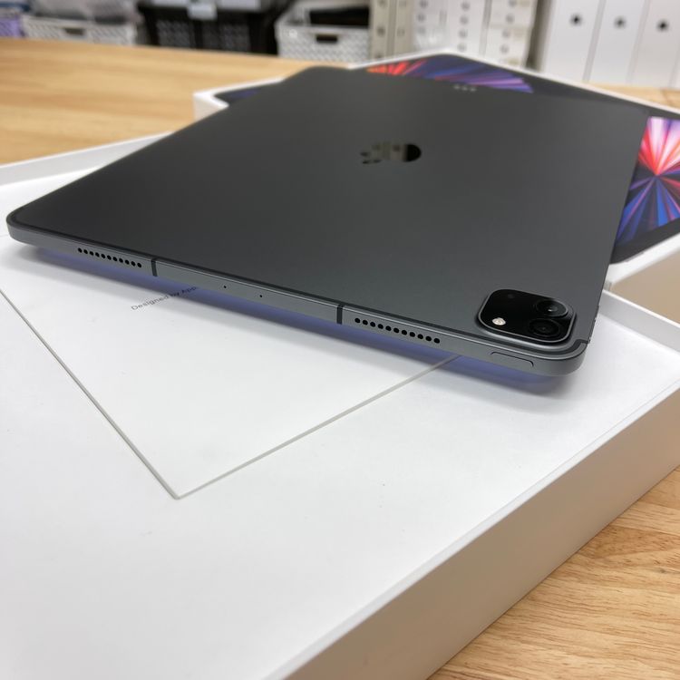 ����Ʊ�� iPad Pro 12.9����� M1���å� 256GB  WiFi + Cellular