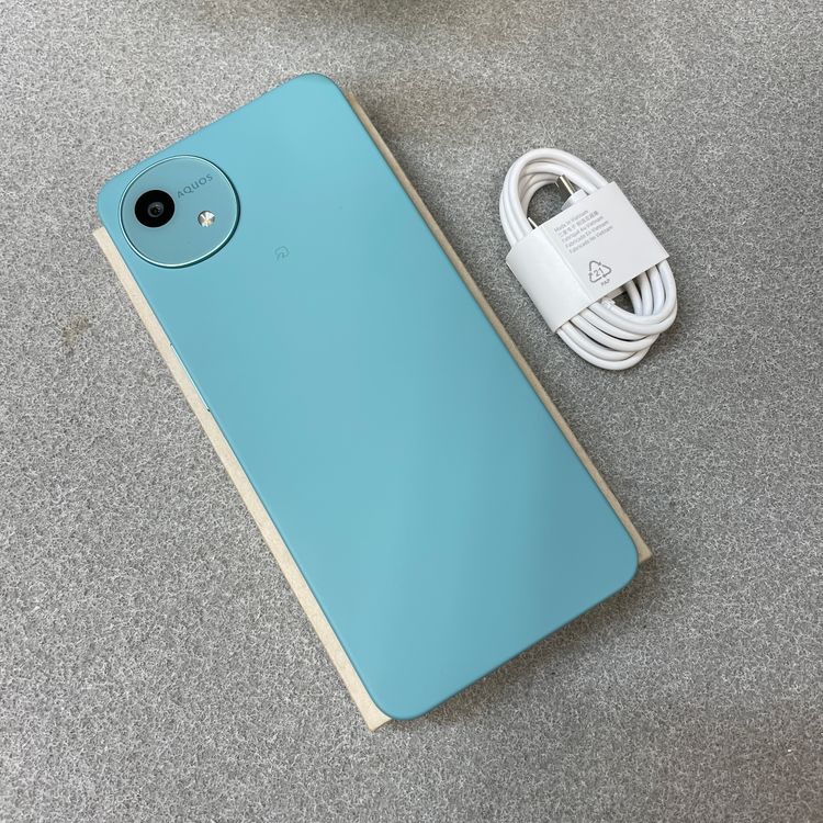 ����Ʊ�� AQUOS Wish5 SH-52F 64GB �參�� �ɥ����� SIM�ե꡼����̵��