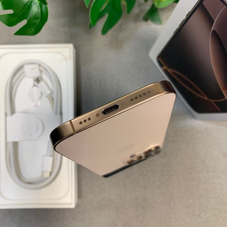 �Хåƥ꡼91% iPhone16 Pro 256GB �ǥ����� ������ SIM�ե꡼
