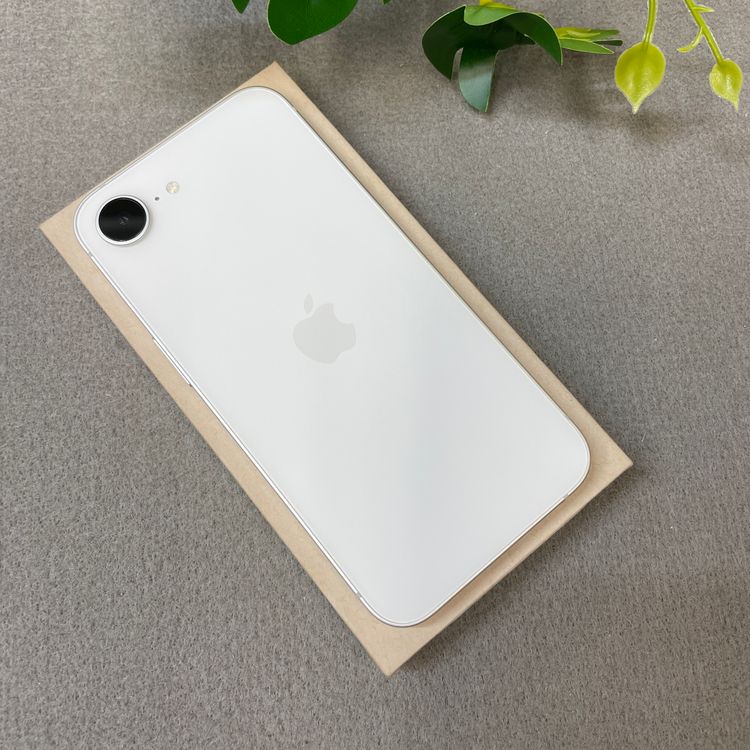�Хåƥ꡼100% iPhone 16e 128GB �ۥ磻�� Apple�� SIM�ե꡼����̵��