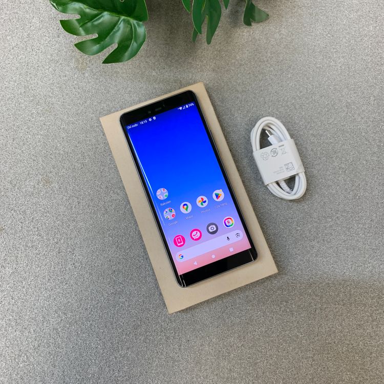 Rakuten Hand P710 64GB ������ SIM�ե꡼����̵��