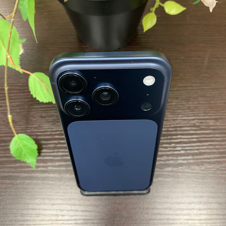 新品同様 iPhone17Pro 256GB ディープブルー 国内SIMフリー 送料無料