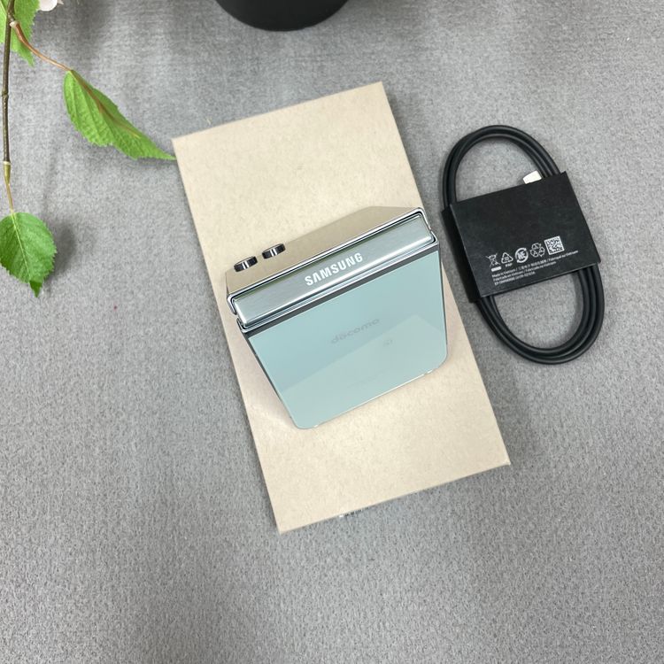 ����Ʊ�� Galaxy Z Flip5 256GB �ߥ�� ������SIM�ե꡼ ����̵��