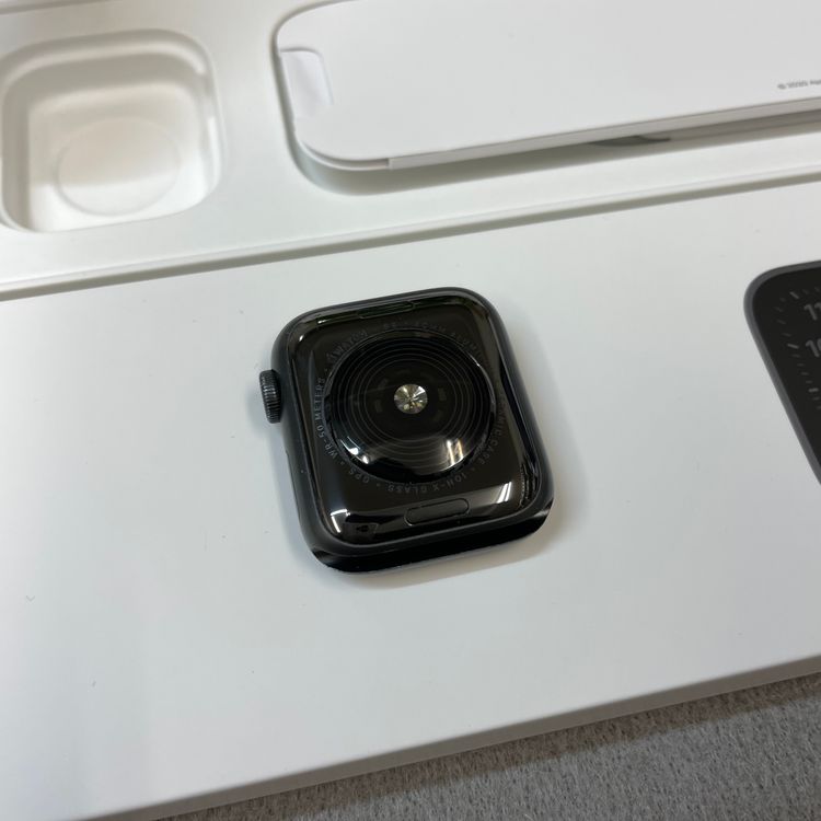 Apple Watch SE 40mm GPS ��ǥ� XQ07V