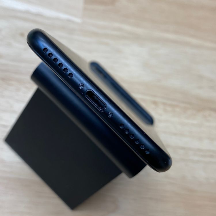 �Хåƥ꡼ 85% iPhone 7 32GB �֥�å��������� SIM�ե꡼����̵��