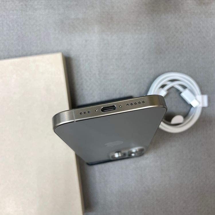 ����Ʊ��iPhone 15Pro 256GB �ʥ����� ������ SIM�ե꡼����̵��