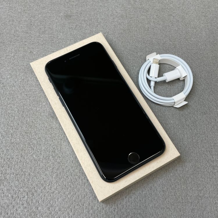 �Хåƥ꡼ 95% iPhone SE3 64GB �ߥåɥʥ��� ������ SIM�ե꡼ ����̵��