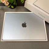 ����Ʊ�� MacBook Air 13����� M4���å� �������֥롼 ����̵�� G9975