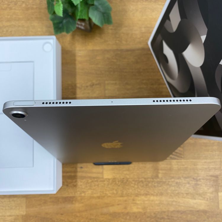 iPad Air(��5����) 64GB �������饤�� Wi-Fi��ǥ� ����̵��
