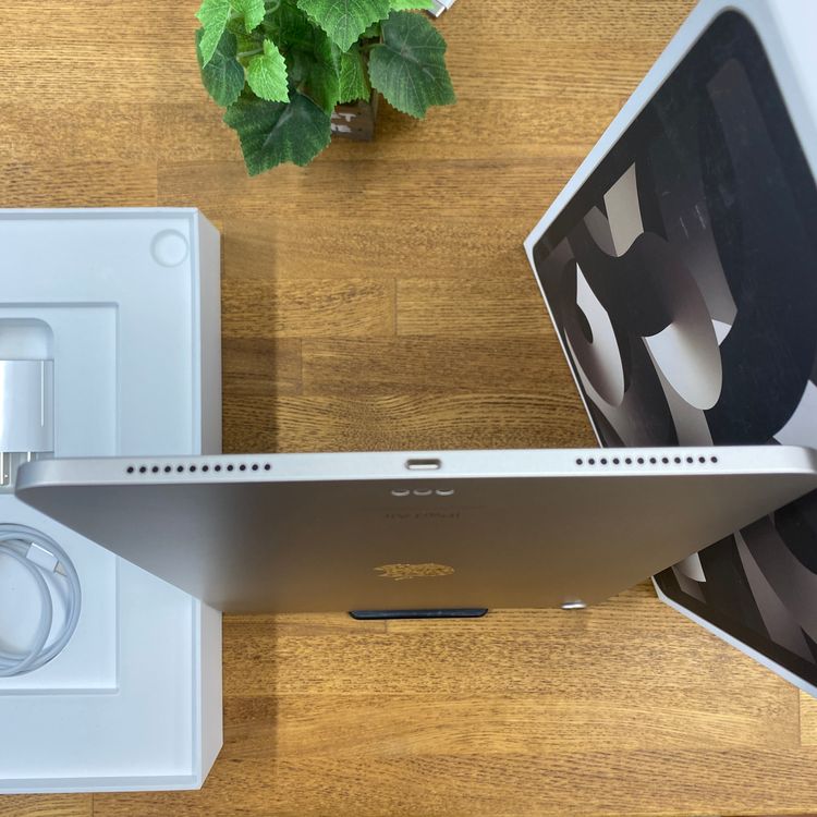iPad Air(��5����) 64GB �������饤�� Wi-Fi��ǥ� ����̵��