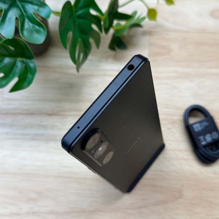 Sony Xperia 1 V SO-51D 256GB �֥�å� ������ SIM�ե꡼����̵��