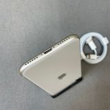 �Хåƥ꡼ 100% iPhone SE3 64GB �������饤�� ������ SIM�ե꡼ ����̵��