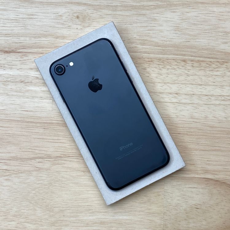 �Хåƥ꡼ 98% iPhone 7 32GB �֥�å��������� SIM�ե꡼����̵��