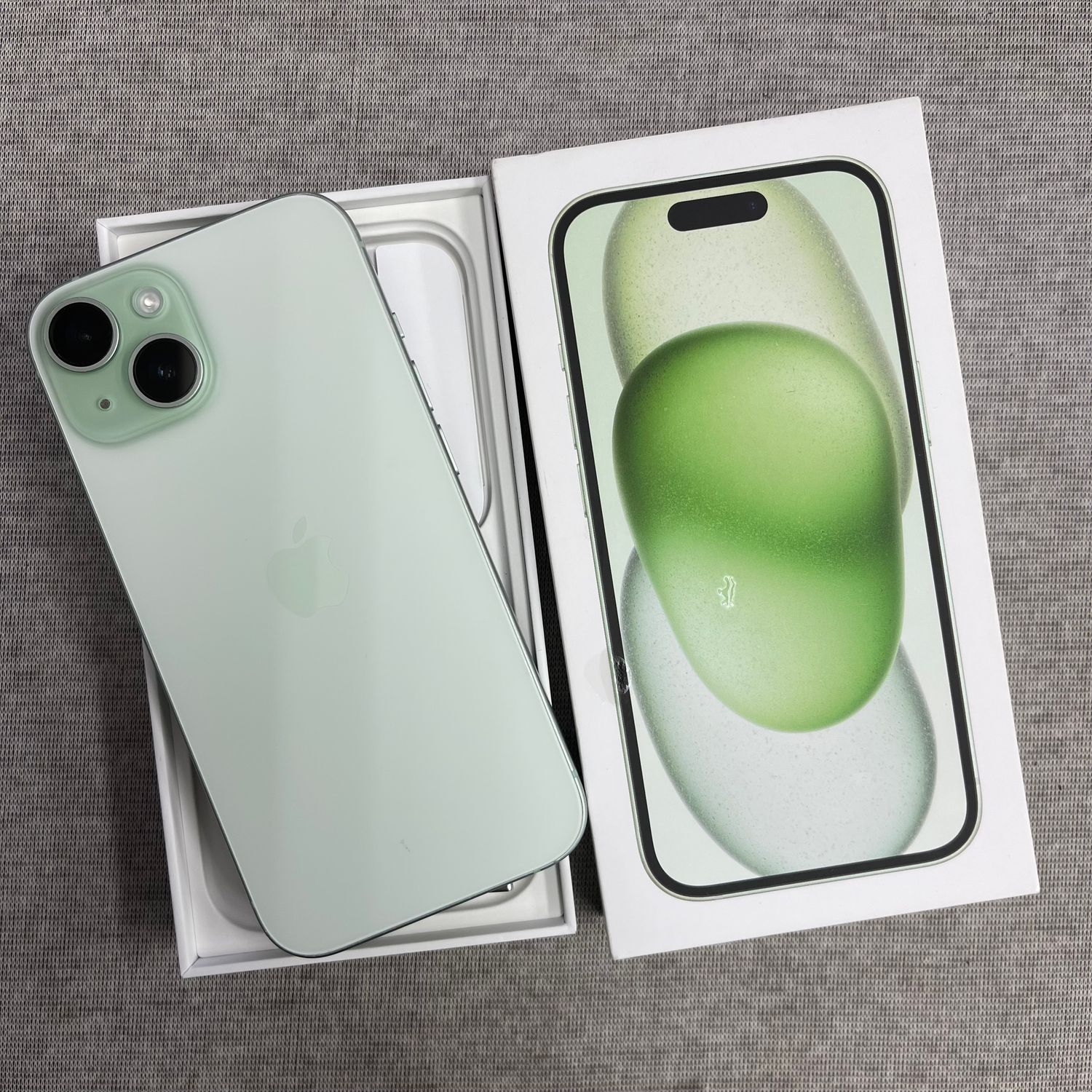 iPhone 15　 Bionic グリーン 128GB MTMM3J/A Amazon.com: Apple iPhone 15, 128GB, Green - AT&T (Renewed) : Cell