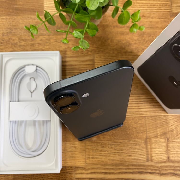 �Хåƥ꡼100% iPhone16 �֥�å� 256GB ������SIM�ե꡼ ����̵��