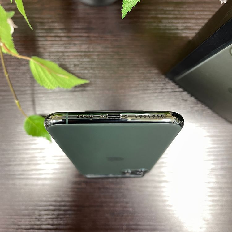 新品同様 iPhone 11ProMax 512GB グリーン 国内SIMフリー 送料無料