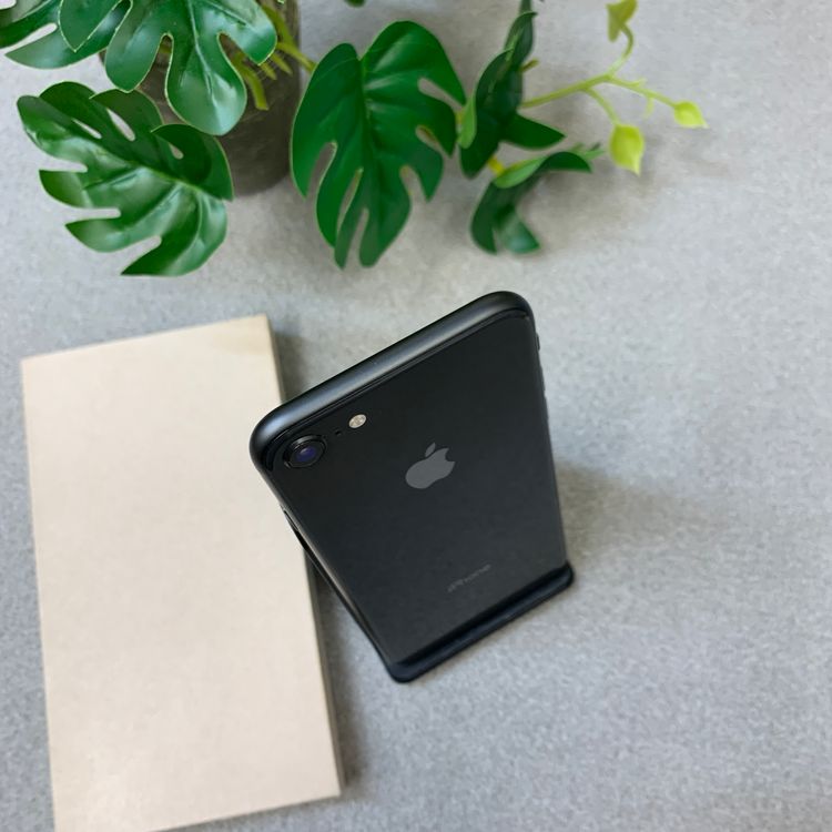 �Хåƥ꡼97�� iPhone 8 256GB ���ڡ������쥤 ������ SIM�ե꡼����̵��