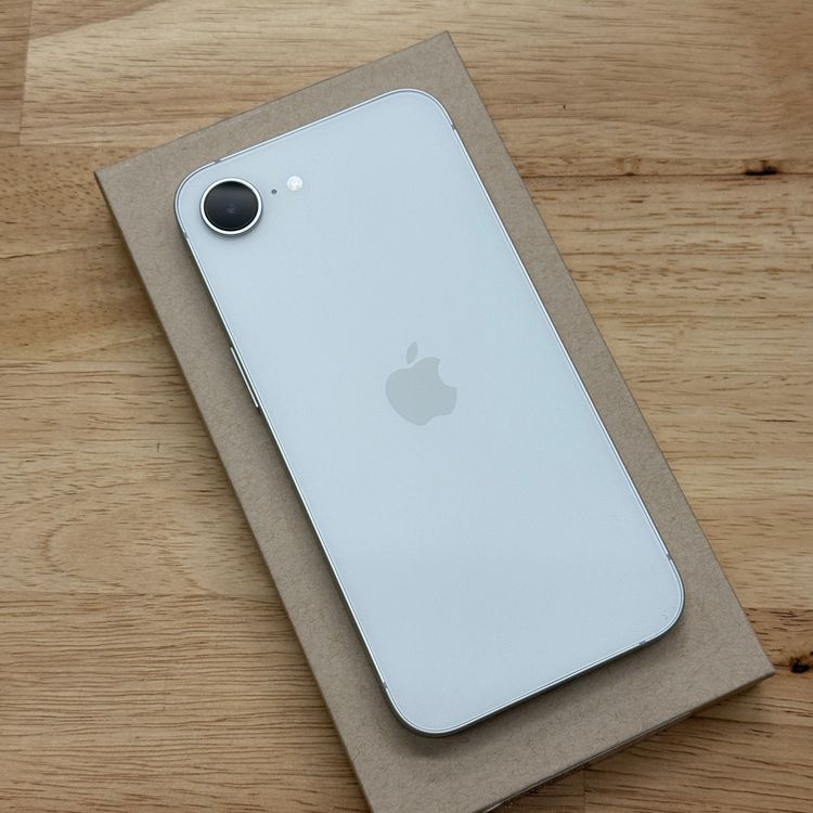 ����Ʊ�� iPhone 16e 128GB �ۥ磻�� ������SIM�ե꡼ ����̵��