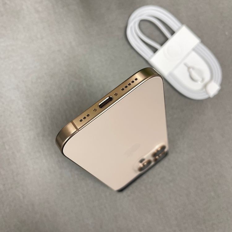 ����Ʊ�� �Хåƥ꡼ 100% iPhone16Pro 256GB �ǥ����� ������ SIM�ե꡼