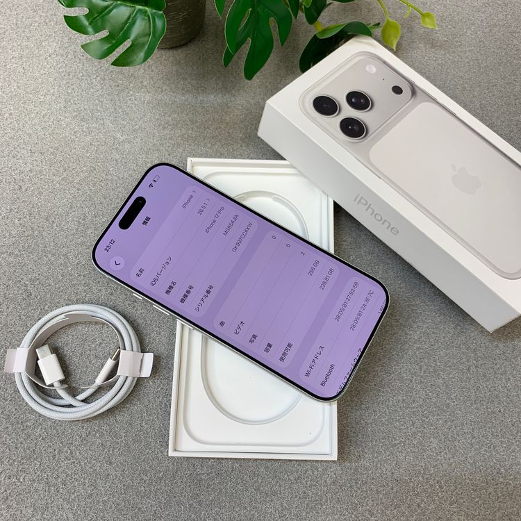 �Хåƥ꡼100% iPhone 17Pro 256GB ����С�Apple�� SIM�ե꡼