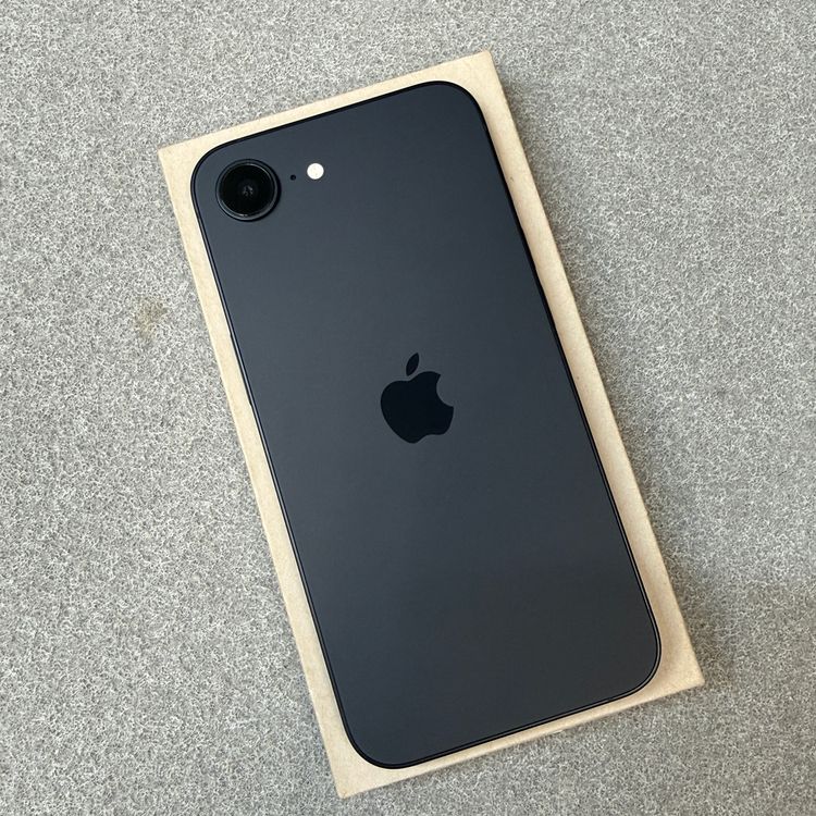 �Хåƥ꡼100% iPhone 16e 128GB �֥�å� ������SIM�ե꡼����̵��