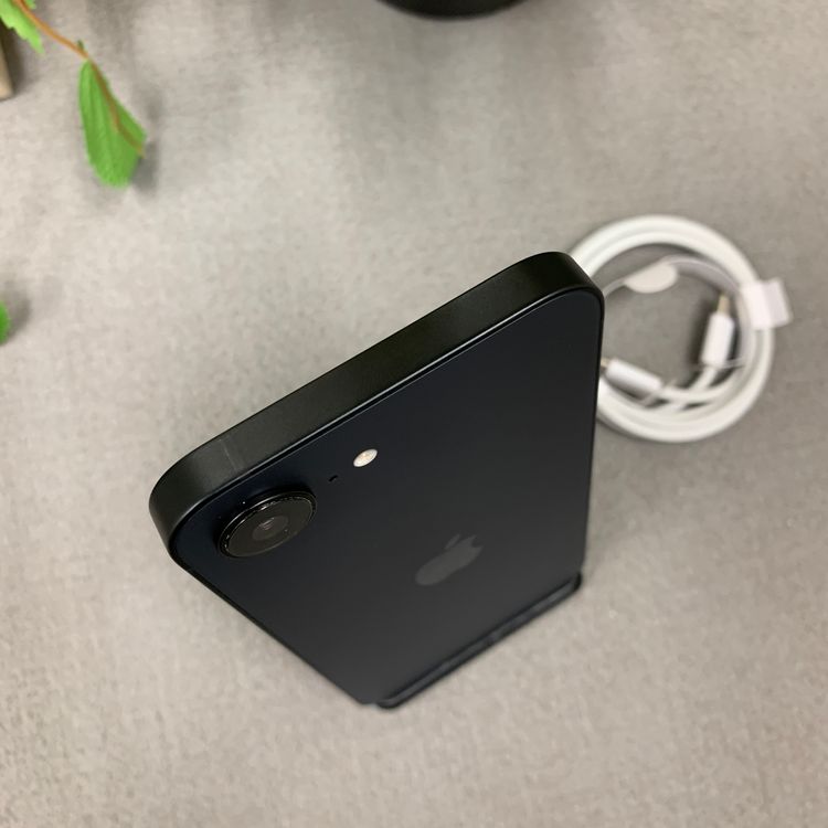 �Хåƥ꡼ 100% iPhone 16e 512GB �֥�å� ������ SIM�ե꡼����̵��