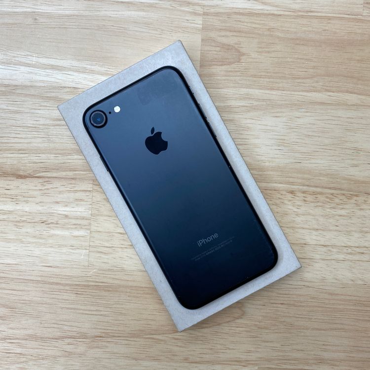 �Хåƥ꡼ 85% iPhone 7 32GB �֥�å��������� SIM�ե꡼����̵��