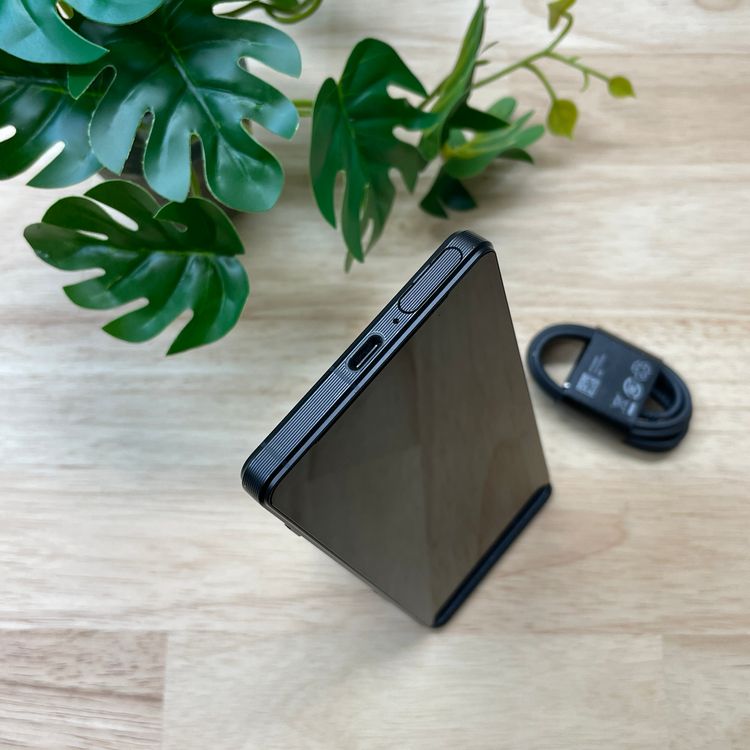 Sony Xperia 1 V SO-51D 256GB �֥�å� ������ SIM�ե꡼����̵��