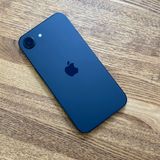 �Хåƥ꡼92% iPhone 16e 128GB �֥�å� Apple�� SIM�ե꡼����̵��