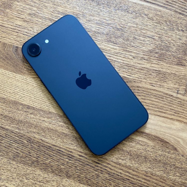 �Хåƥ꡼92% iPhone 16e 128GB �֥�å� Apple�� SIM�ե꡼����̵��