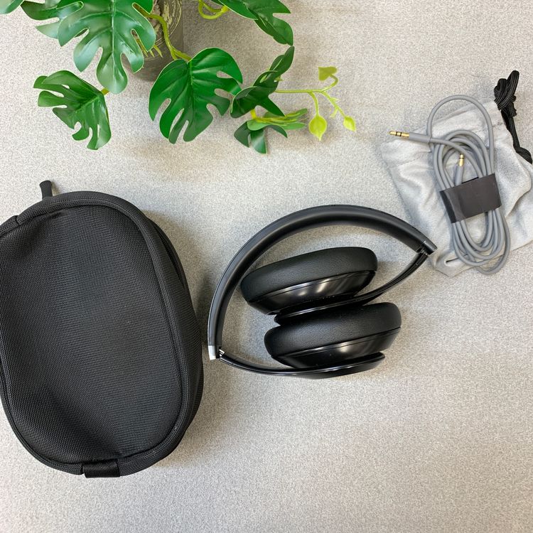 Beats Studio Pro A2924 �磻��쥹�إåɥե��� �֥�å�