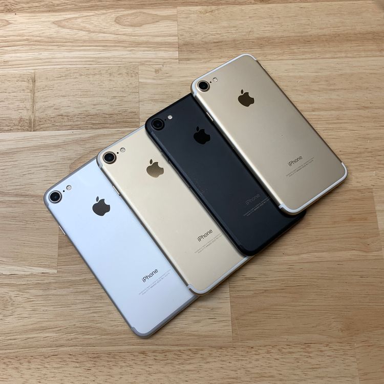 4�楻�å� iPhone 7 32GB ������ SIM�ե꡼����̵��
