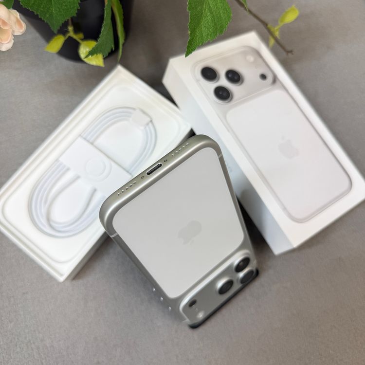 ����Ʊ�� �Хåƥ��100% iPhone 17Pro 256GB ����С������� SIM�ե꡼