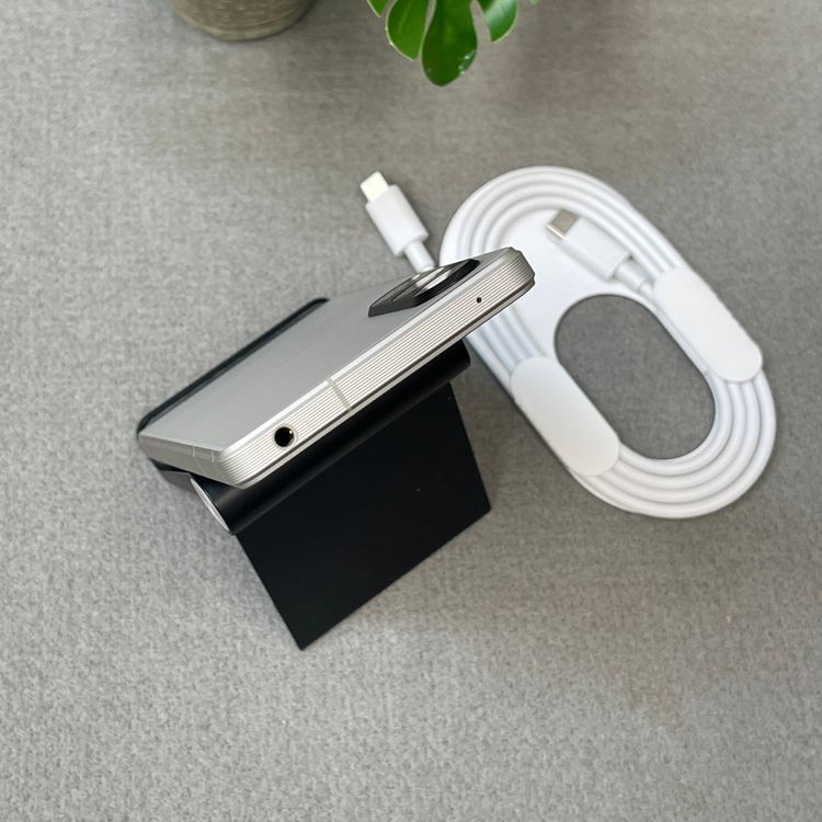 Sony Xperia 1 V SO-51D 256GB ����С� ������ SIM�ե꡼����̵��