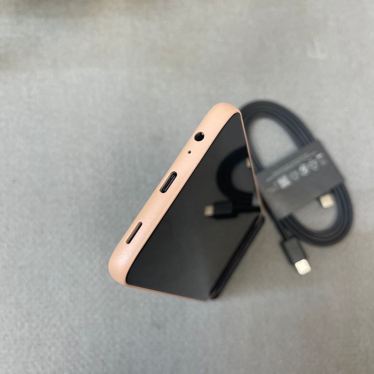 Arrows We2 F-52E 64GB ����� �ɥ����� SIM�ե꡼ ����̵��
