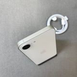 �Хåƥ꡼100% iPhone 16e 128GB �ۥ磻�� Apple�� SIM�ե꡼����̵��