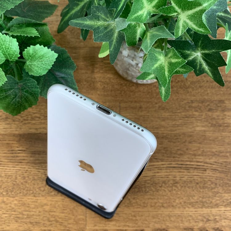 ���� iPhone SE2 64Gb �ۥ磻�� ������ SIM�ե꡼ ����̵�� 77336