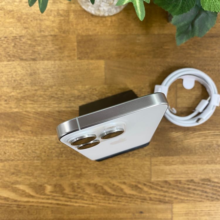 iPhone 15Pro 128GB �ۥ磻�� ������ SIM�ե꡼����̵��