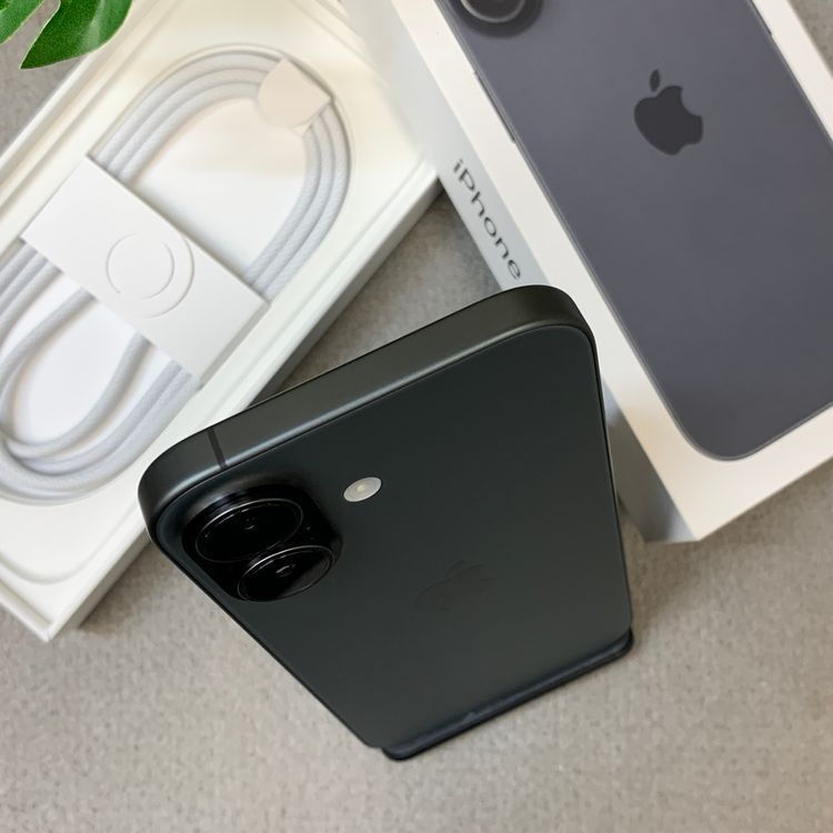 �Хåƥ꡼ 100%  iPhone 17 256GB �֥�å� Apple�� SIM�ե꡼