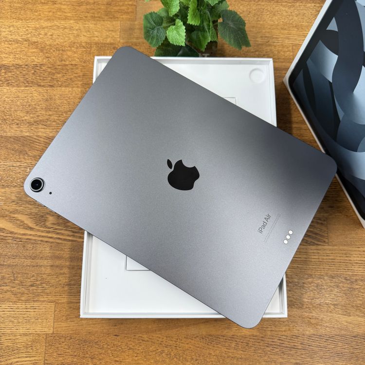 �Хåƥ꡼99% iPad Air(��5����) M1 256GB  Wi-Fi��ǥ�