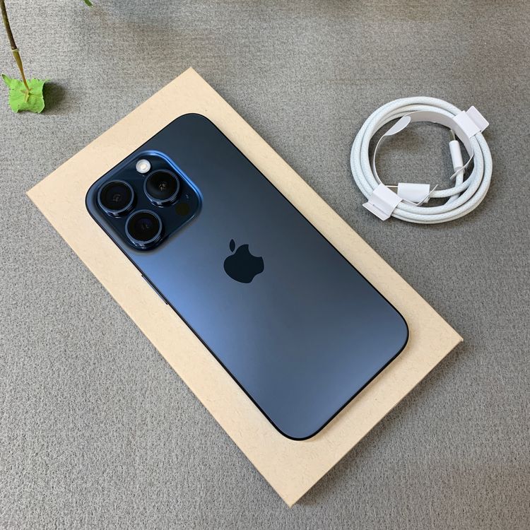 �Хåƥ꡼98% iPhone 15Pro 128GB �֥롼������ SIM�ե꡼����̵��