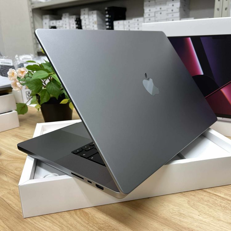新品同様 MacBook Pro 16インチ M2Proチップ スペースグレー 送料無料 30V6L