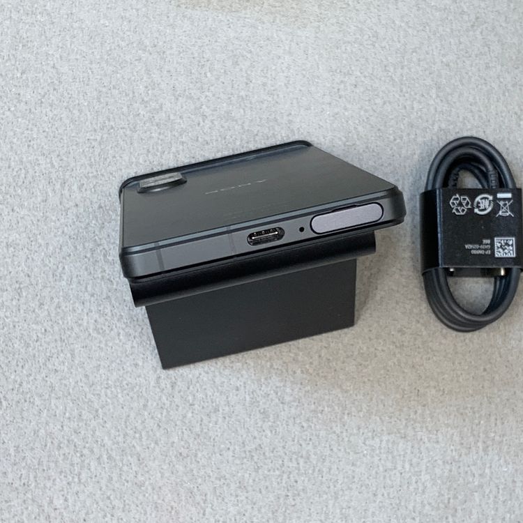 Xperia 5 V SO-53D 128GB �֥�å�����SIM�ե꡼ ����̵��