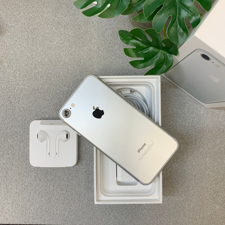 ����Ʊ�� iPhone 7 32GB ����С������� SIM�ե꡼ ����̵��